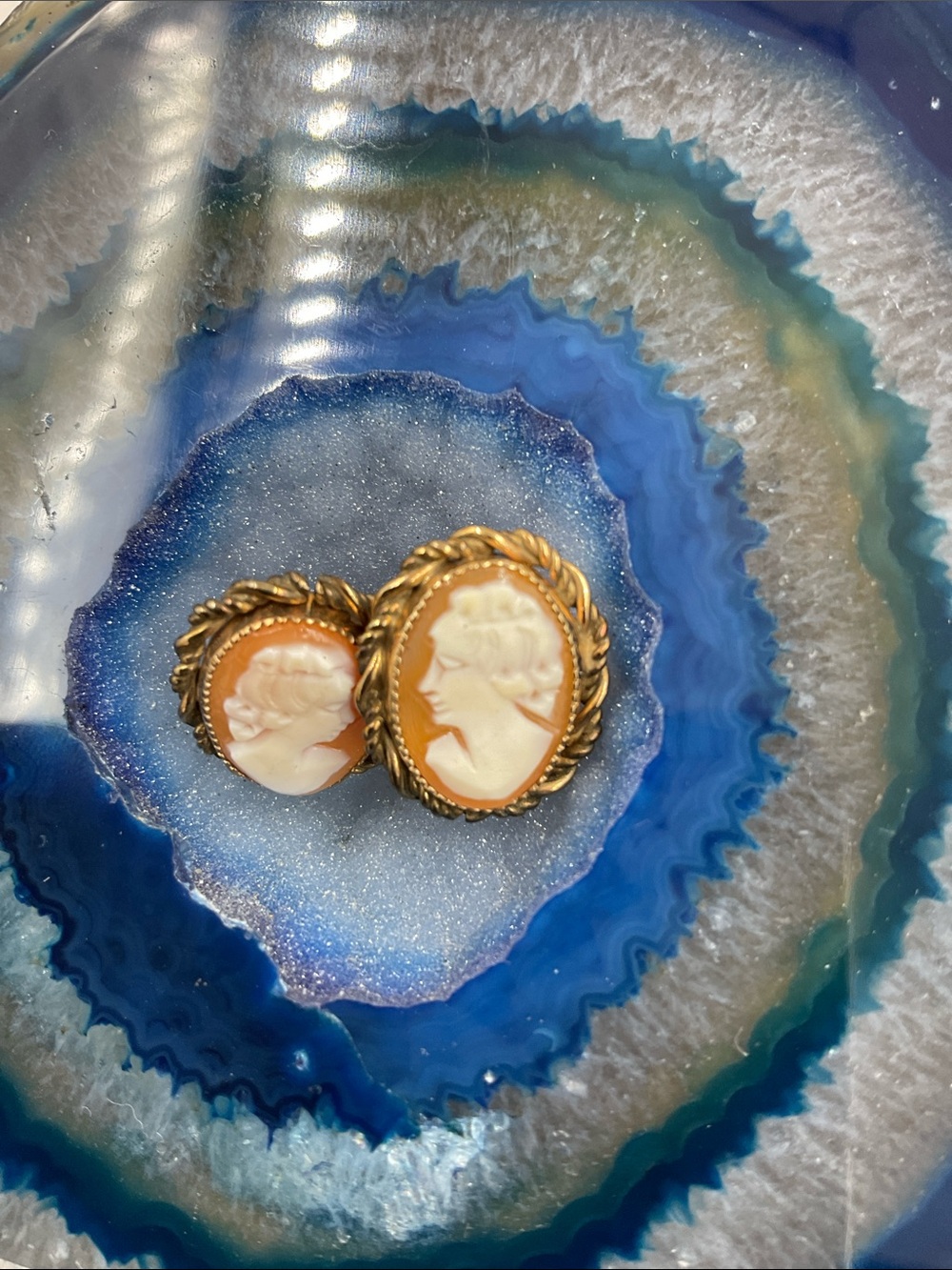 Gold-Frame Cameo Post Stud Earrings in Peach and Cream - Picture 3 of 8